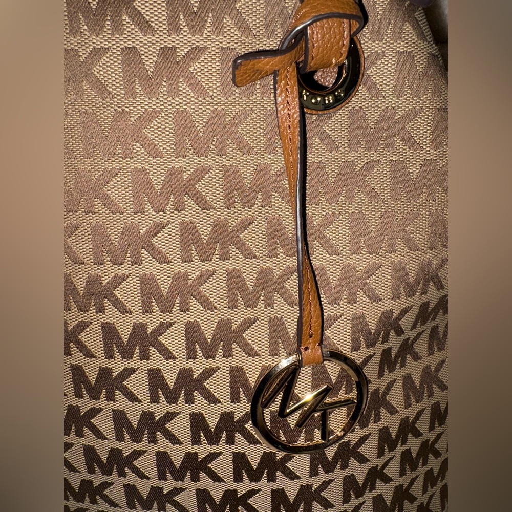 Michael Kors Brown Logo Tote Bag - Picture 2 of 9